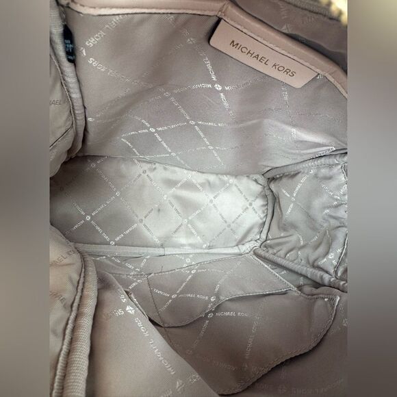 Michael Kors Abbey Backpack Quilted Rose in Pink - Picture 6 of 6